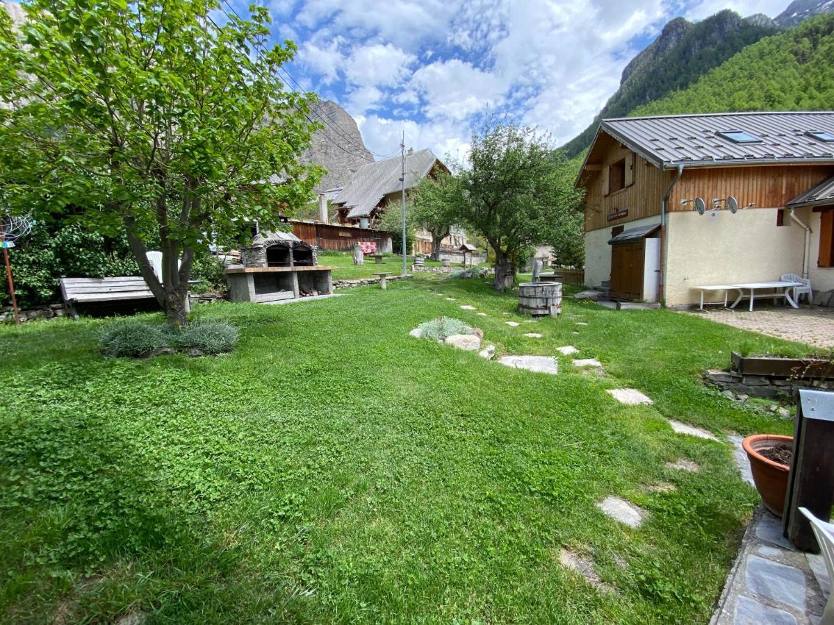 לז אור L Alpin Bel Appartement Avec Terrasse Dans Vieille Ferme De Montagne Renovee מראה חיצוני תמונה