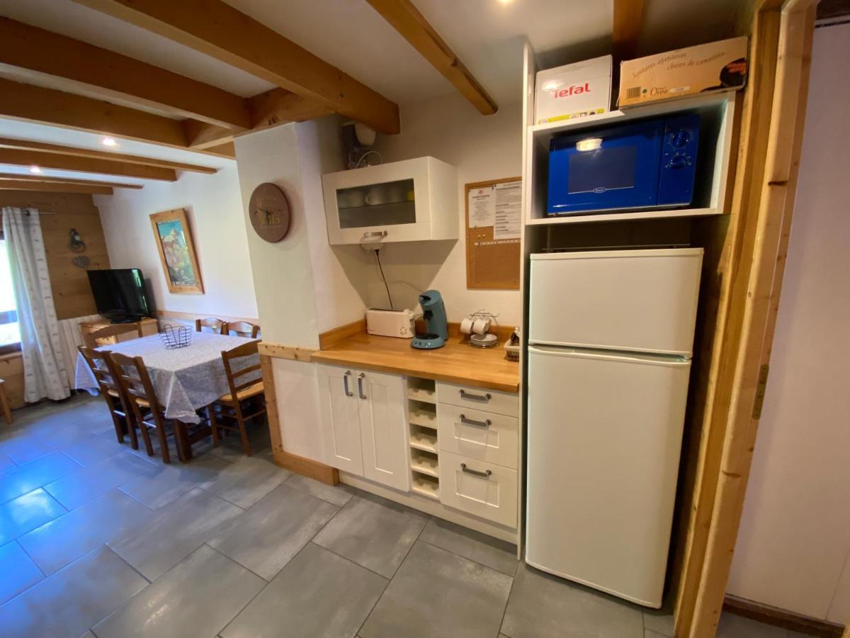 לז אור L Alpin Bel Appartement Avec Terrasse Dans Vieille Ferme De Montagne Renovee מראה חיצוני תמונה