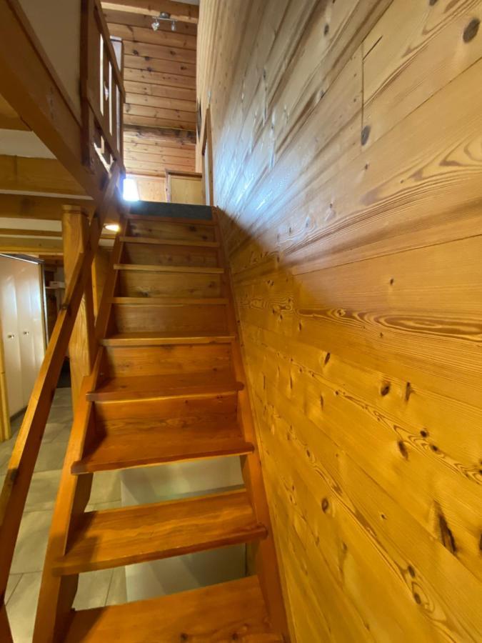 לז אור L Alpin Bel Appartement Avec Terrasse Dans Vieille Ferme De Montagne Renovee מראה חיצוני תמונה