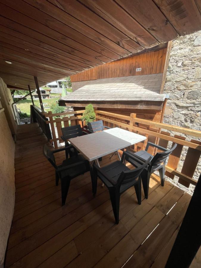 לז אור L Alpin Bel Appartement Avec Terrasse Dans Vieille Ferme De Montagne Renovee מראה חיצוני תמונה